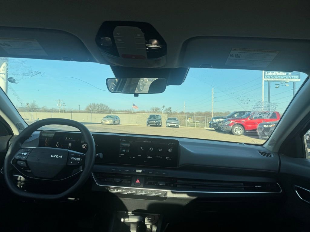 Used 2025 Kia K4 LXS image 10