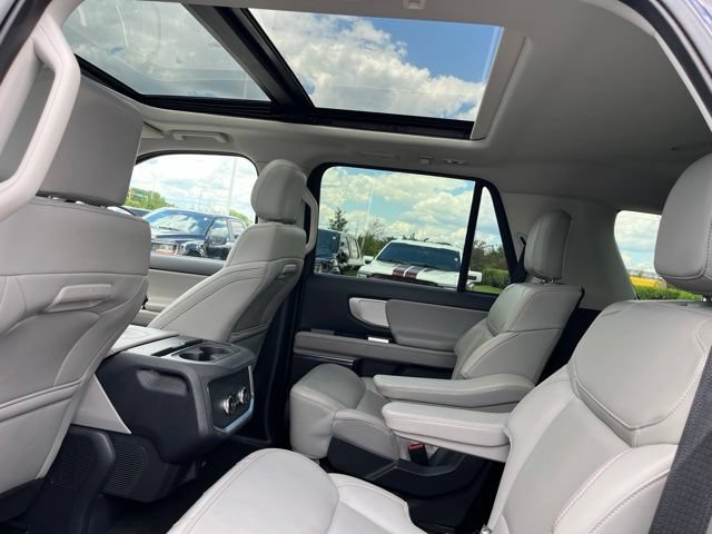 Certified 2025 Ford Expedition Active AWD/4WD image 15