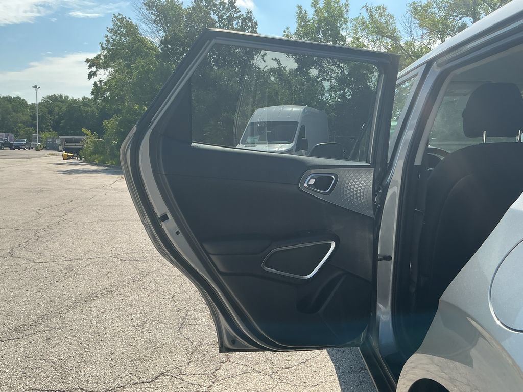 Used 2023 Kia Soul S FWD image 12