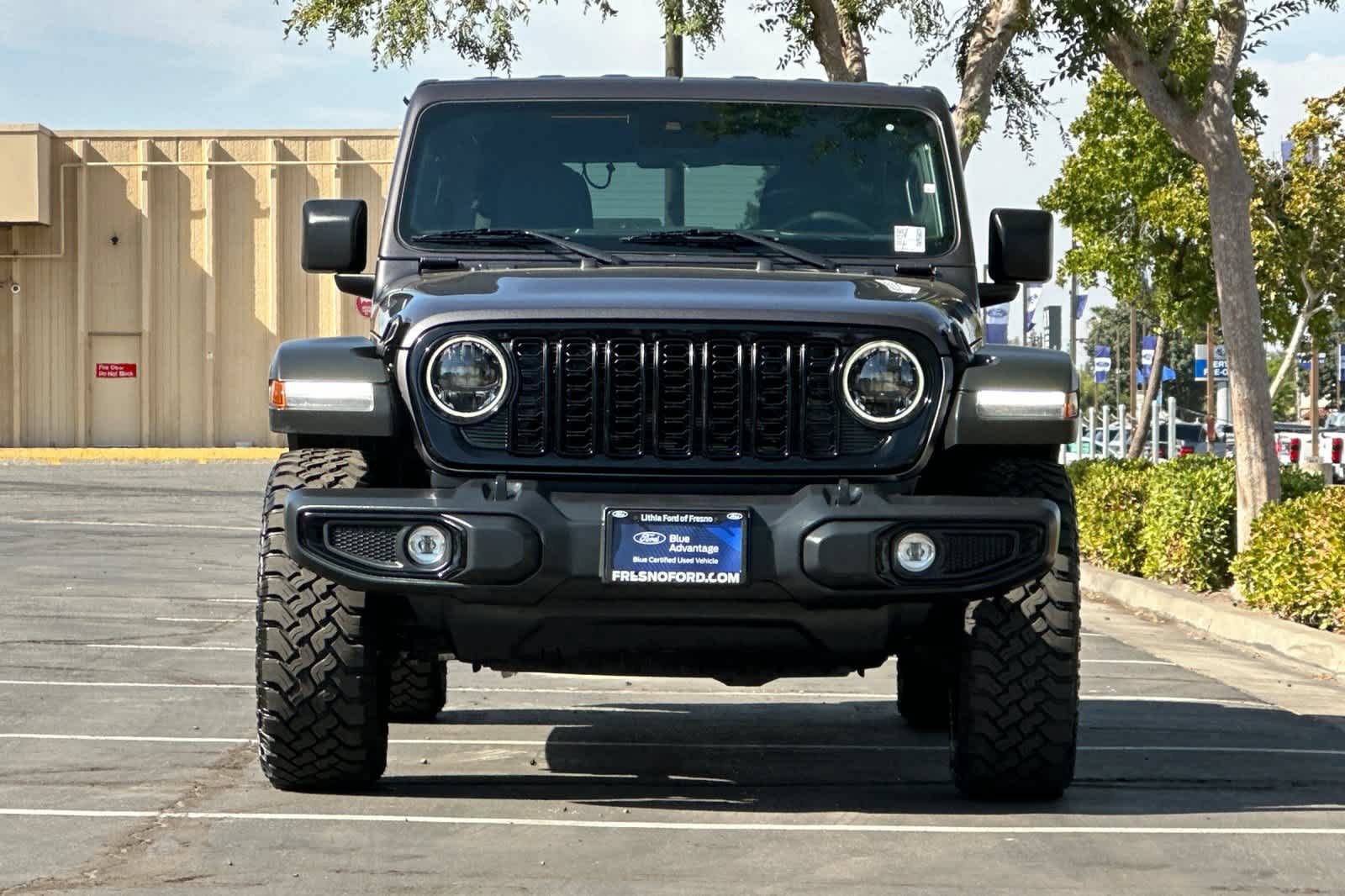 Used 2025 Jeep Wrangler Unlimited Sport AWD/4WD image 11