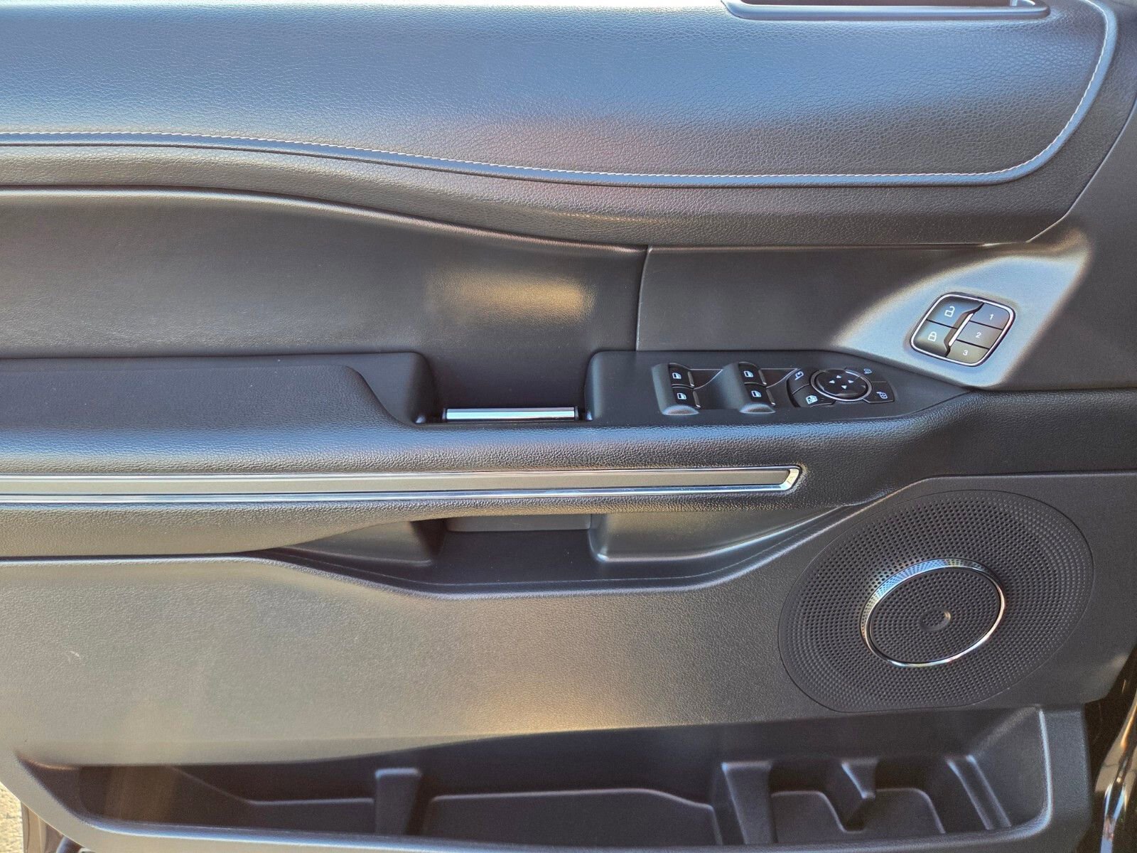 Certified 2024 Ford Expedition XLT image 18