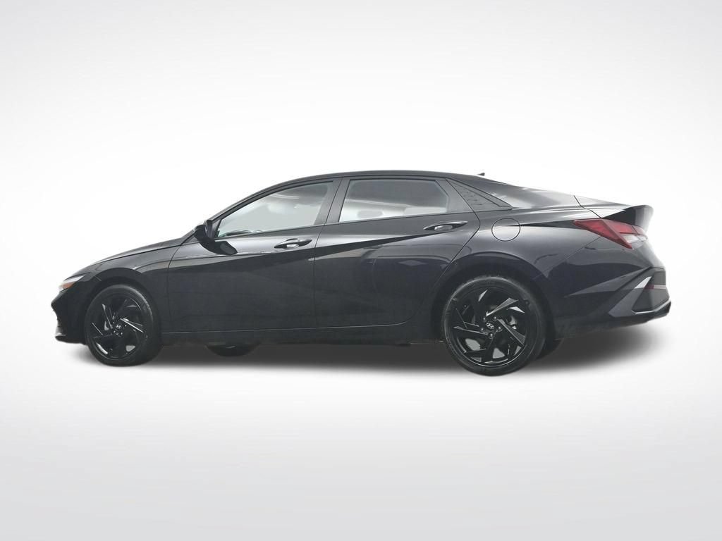 Used 2026 Hyundai Elantra Sport w/ Cargo Package FWD image 38