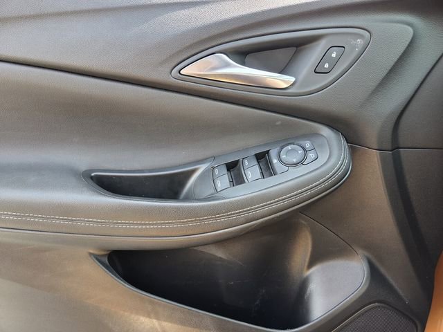 Used 2024 Buick Encore GX Sport Touring w/ Black Roof Package image 24