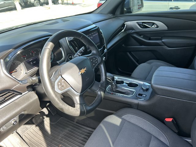 Used 2023 Chevrolet Traverse LT FWD image 16