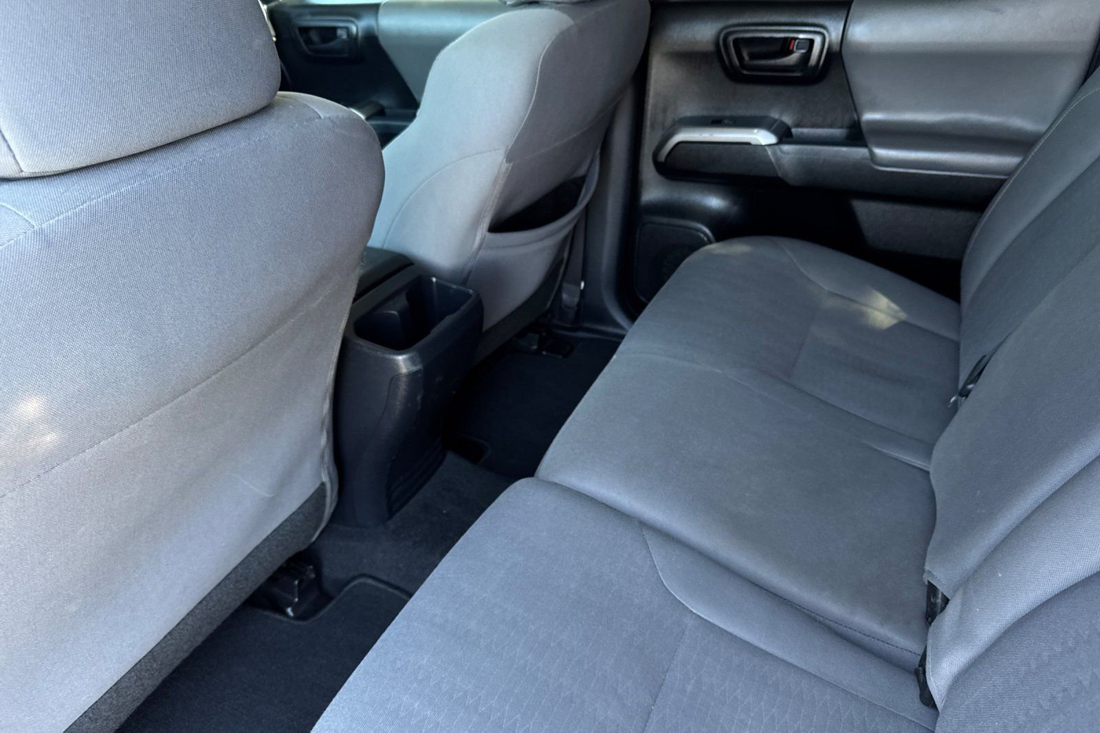 Used 2018 Toyota Tacoma SR5 RWD image 13