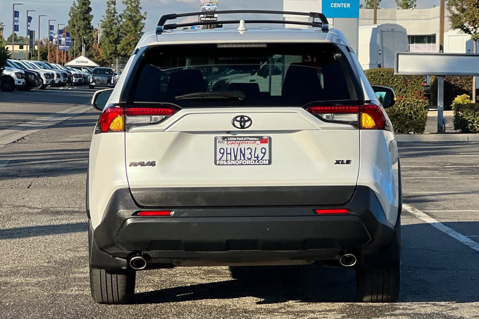 Used 2023 Toyota RAV4 XLE Premium image 4