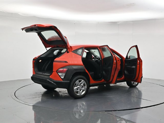 Used 2025 Hyundai Kona SE AWD/4WD image 47