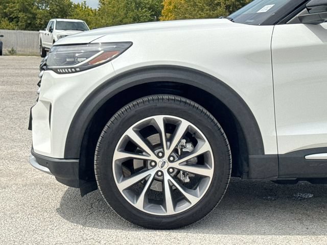 Certified 2025 Ford Explorer Platinum w/ Ultimate Package AWD/4WD image 10