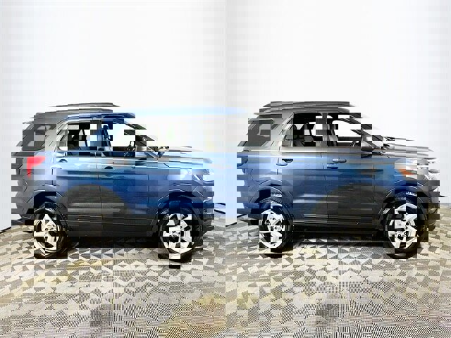 Certified 2019 Ford Explorer FWD image 2