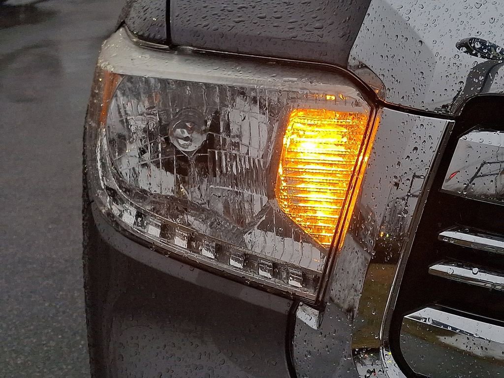 Used 2017 Toyota Tundra SR5 image 9