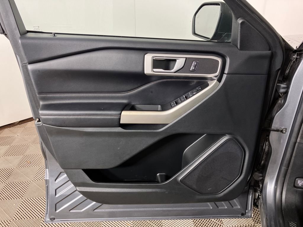Certified 2021 Ford Explorer XLT w/ Equipment Group 202A image 23