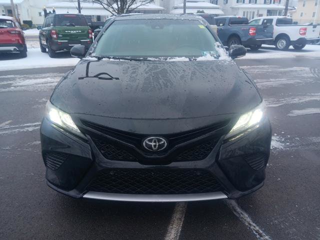 Used 2018 Toyota Camry XSE image 4