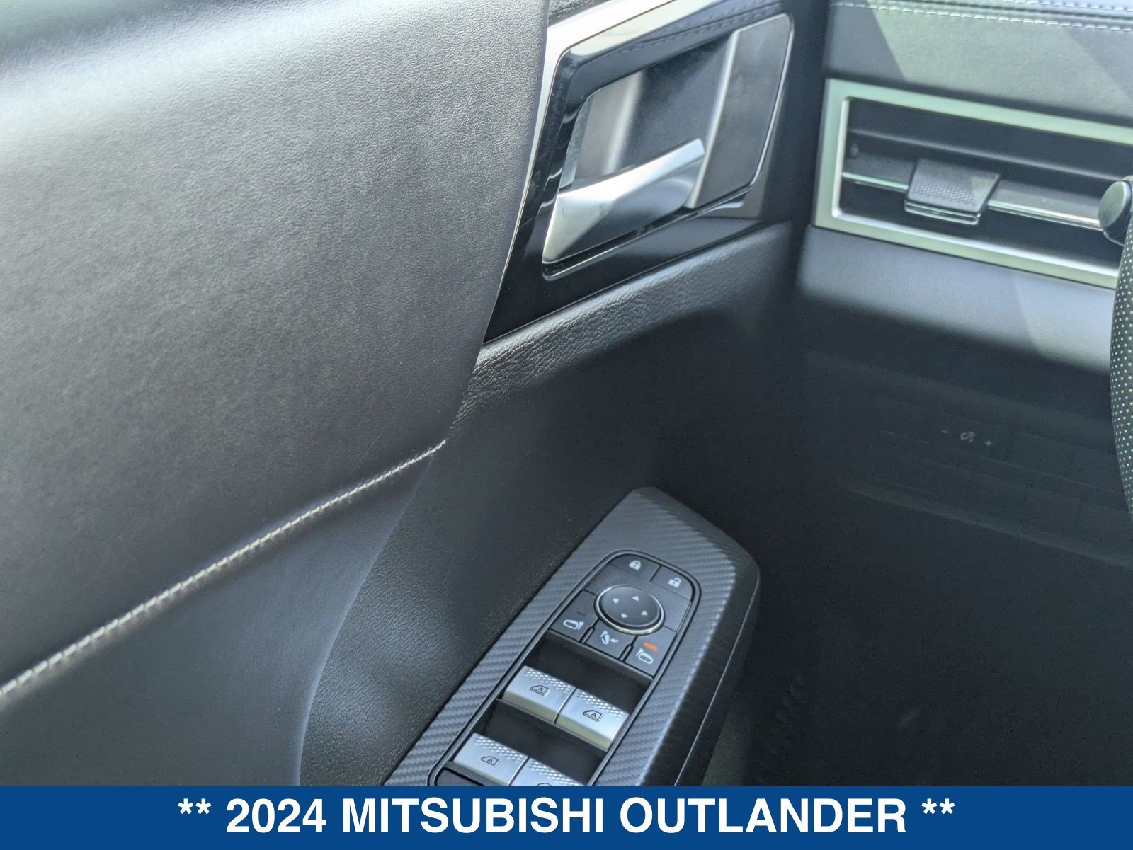 Used 2024 Mitsubishi Outlander SE FWD image 25