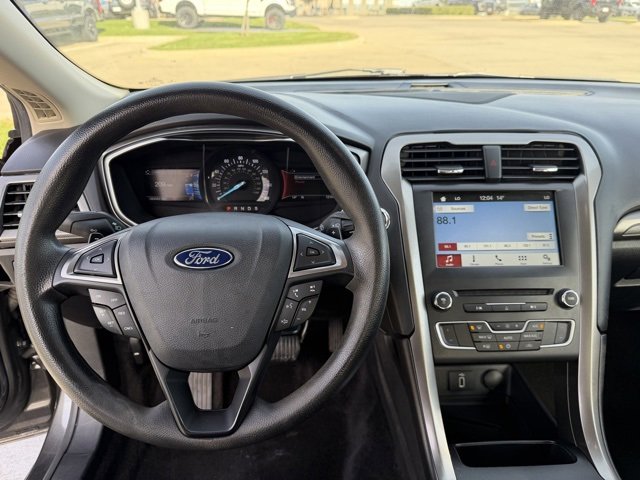 Certified 2017 Ford Fusion SE w/ Fusion SE Technology Package image 12