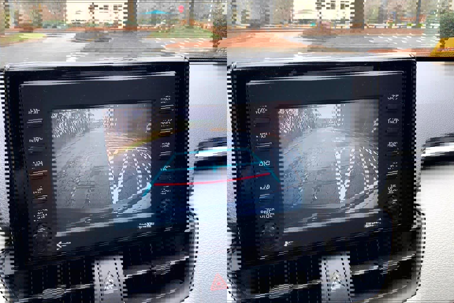 Used 2020 Toyota RAV4 XLE w/ Convenience Package image 29