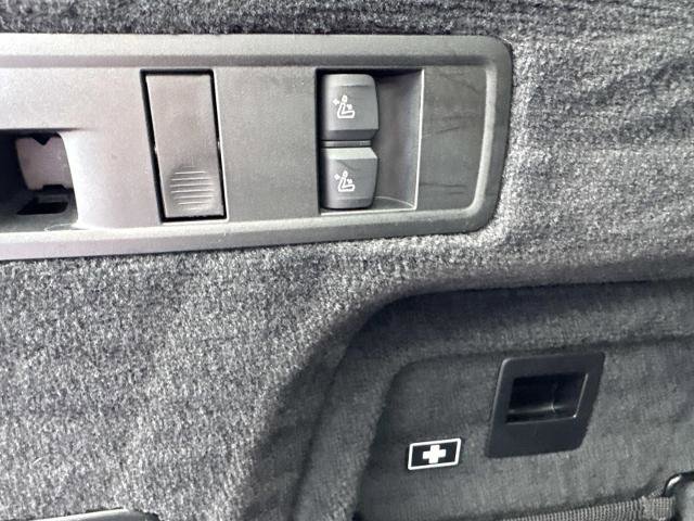 Used 2022 BMW X5 sDrive40i w/ M Sport Package image 15