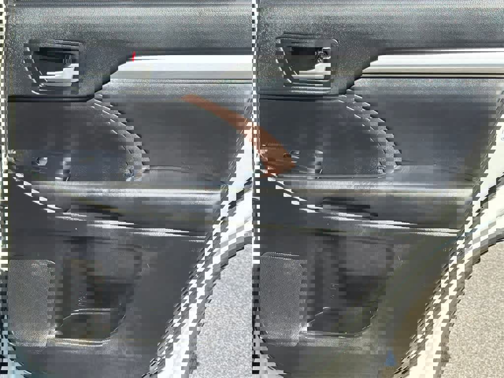 Used 2019 Toyota Highlander XLE w/ Carpet Mat Package (TMS) image 15