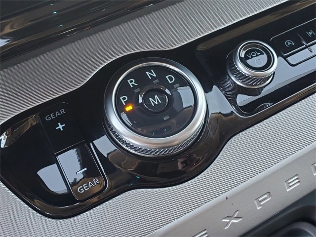 Certified 2025 Ford Expedition Active image 16