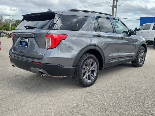 Certified 2022 Ford Explorer XLT w/ Equipment Group 202A image 4