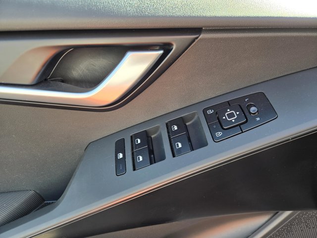 Used 2025 Kia Niro LX FWD image 17
