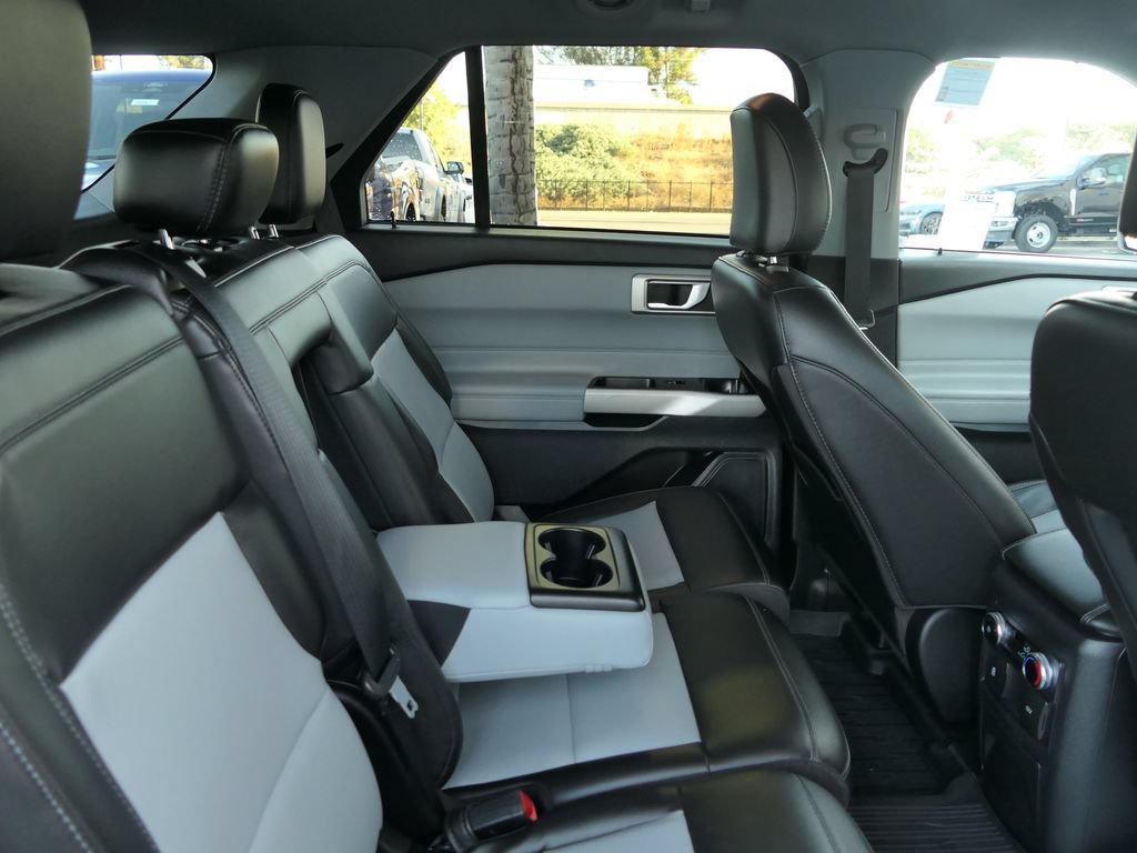 Certified 2023 Ford Explorer XLT w/ Equipment Group 202A RWD image 27