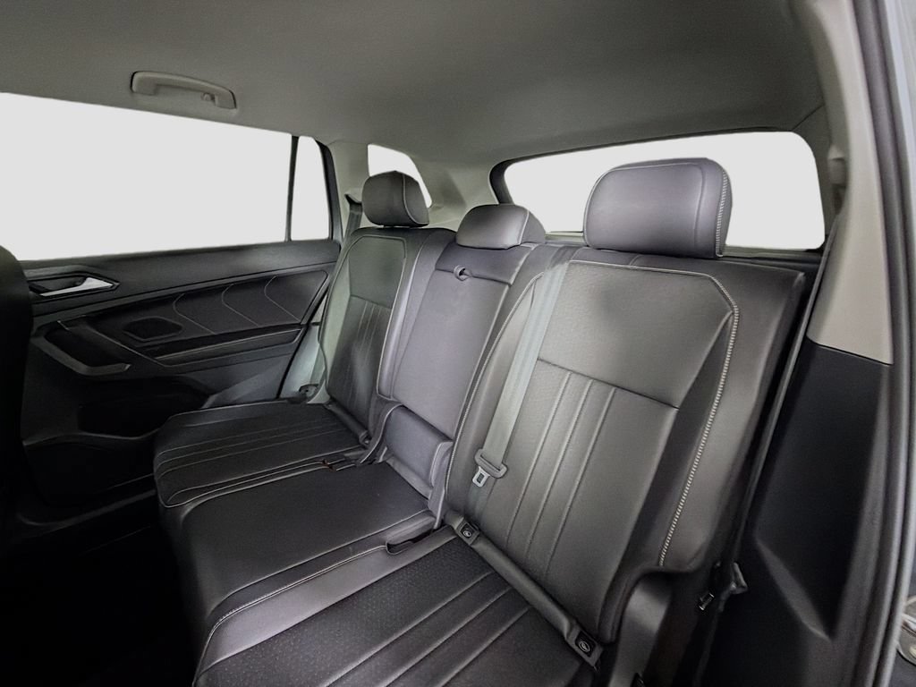 Used 2022 Volkswagen Tiguan SE AWD/4WD image 23