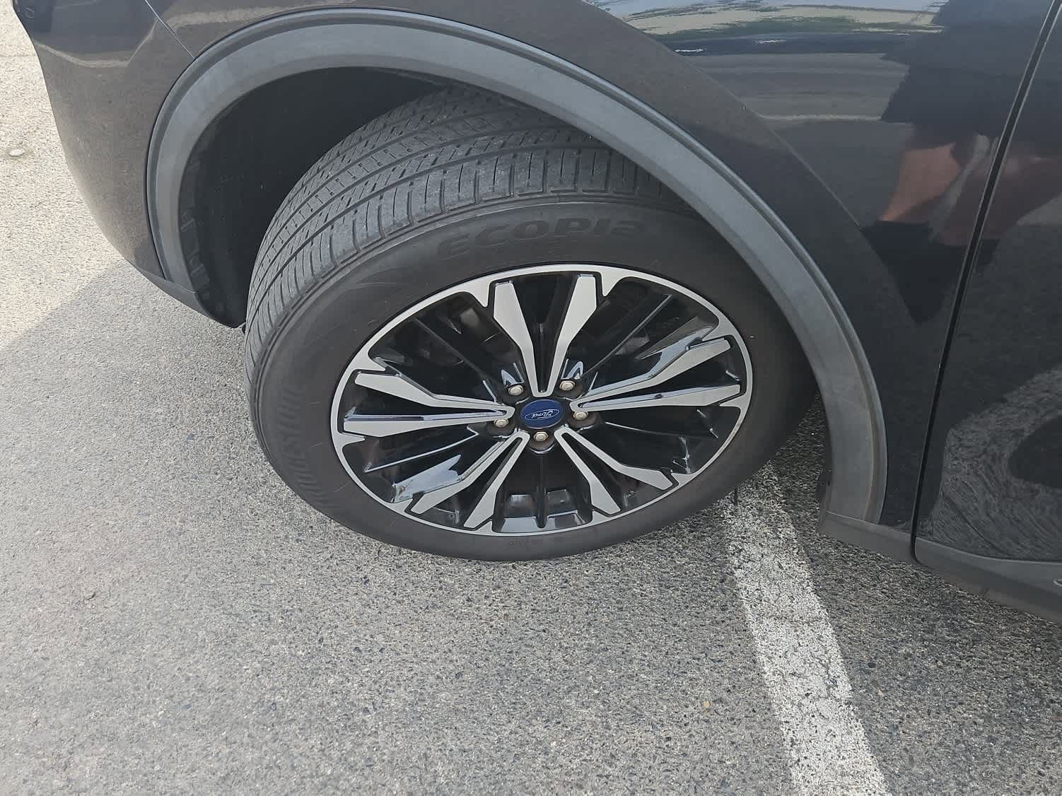 Certified 2021 Ford Escape SE w/ SE Sport Appearance Package image 8