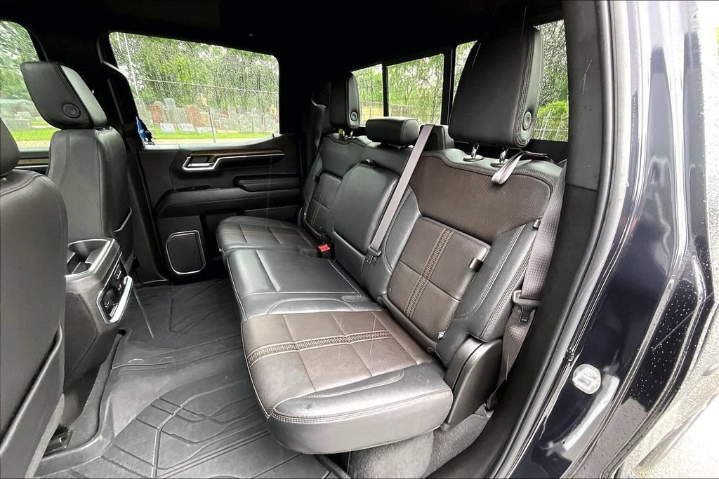 Used 2024 Chevrolet Silverado 1500 High Country w/ High Country Premium Package AWD/4WD image 25