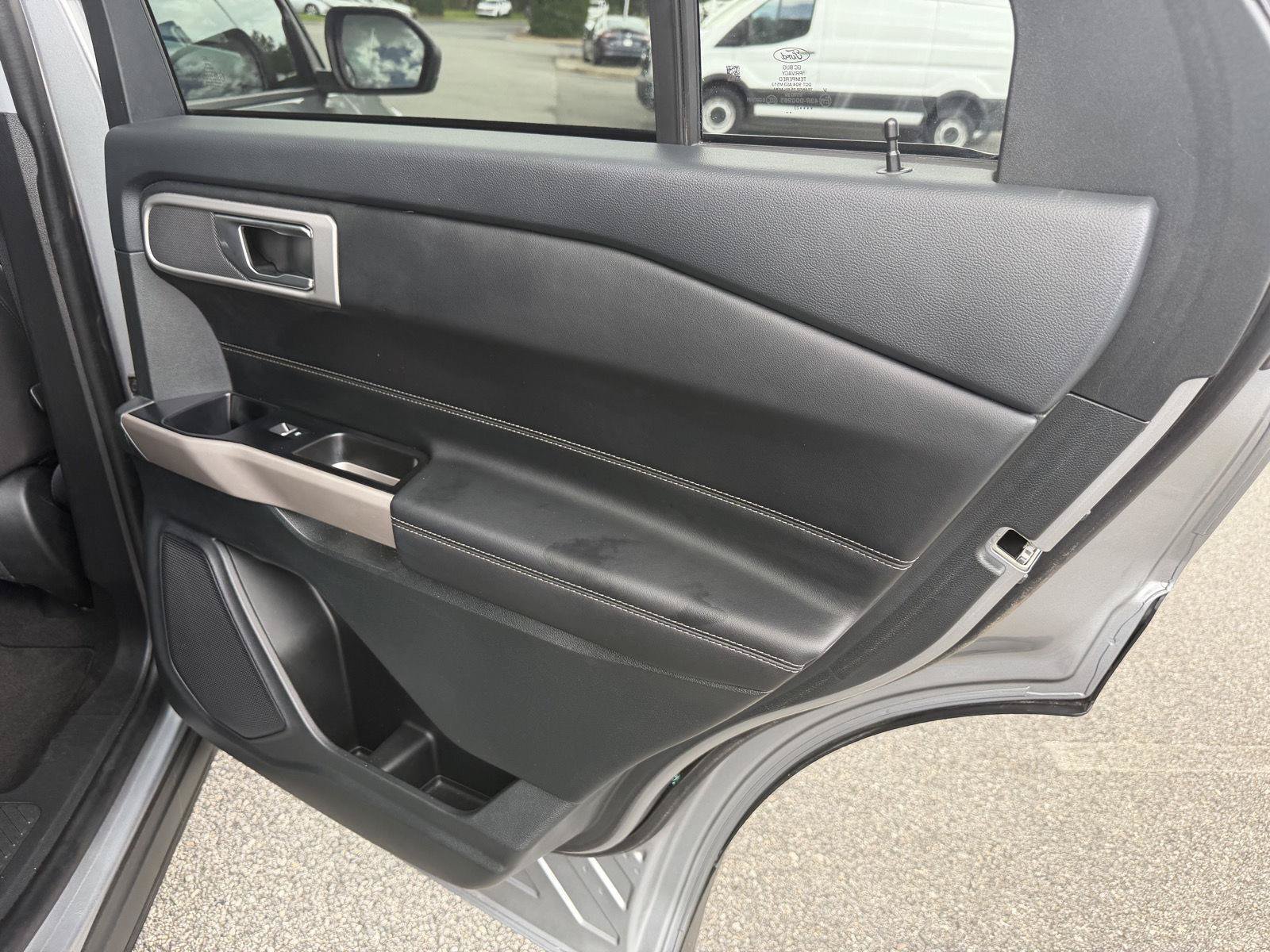 Certified 2023 Ford Explorer XLT RWD image 15