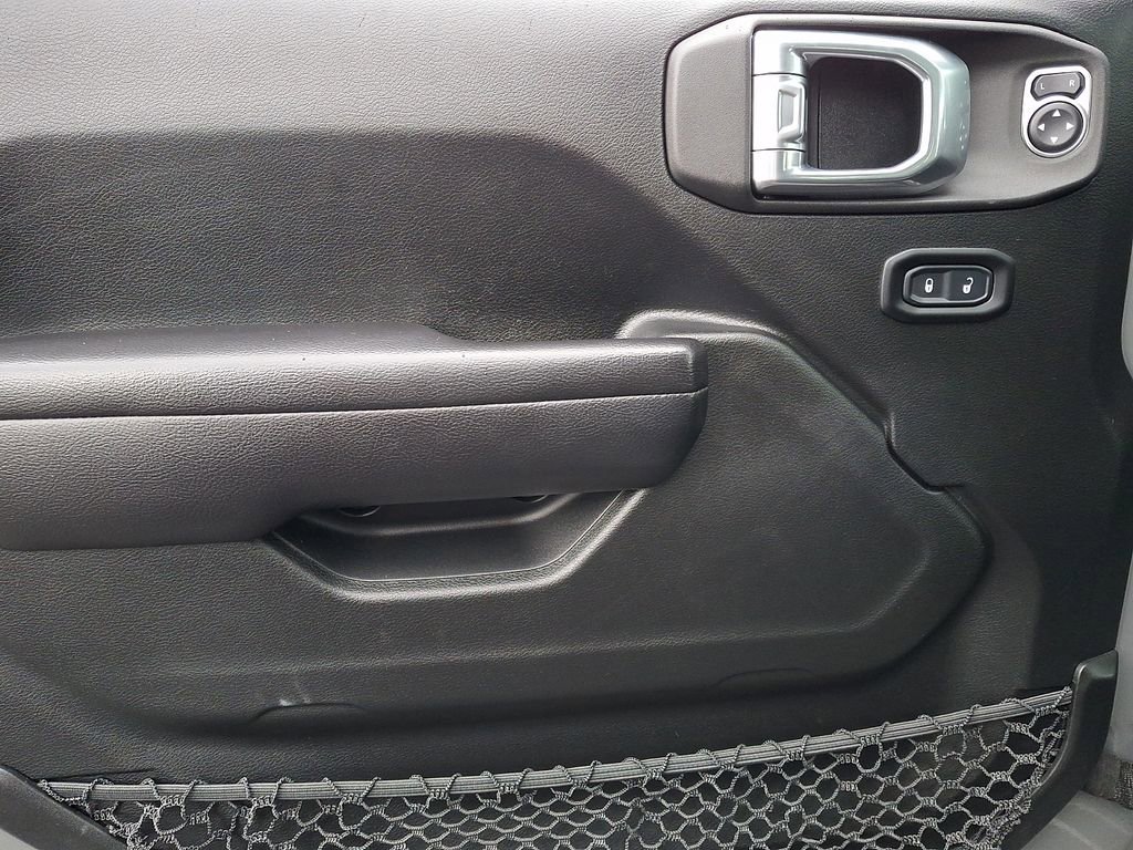 Used 2021 Jeep Gladiator Willys image 13