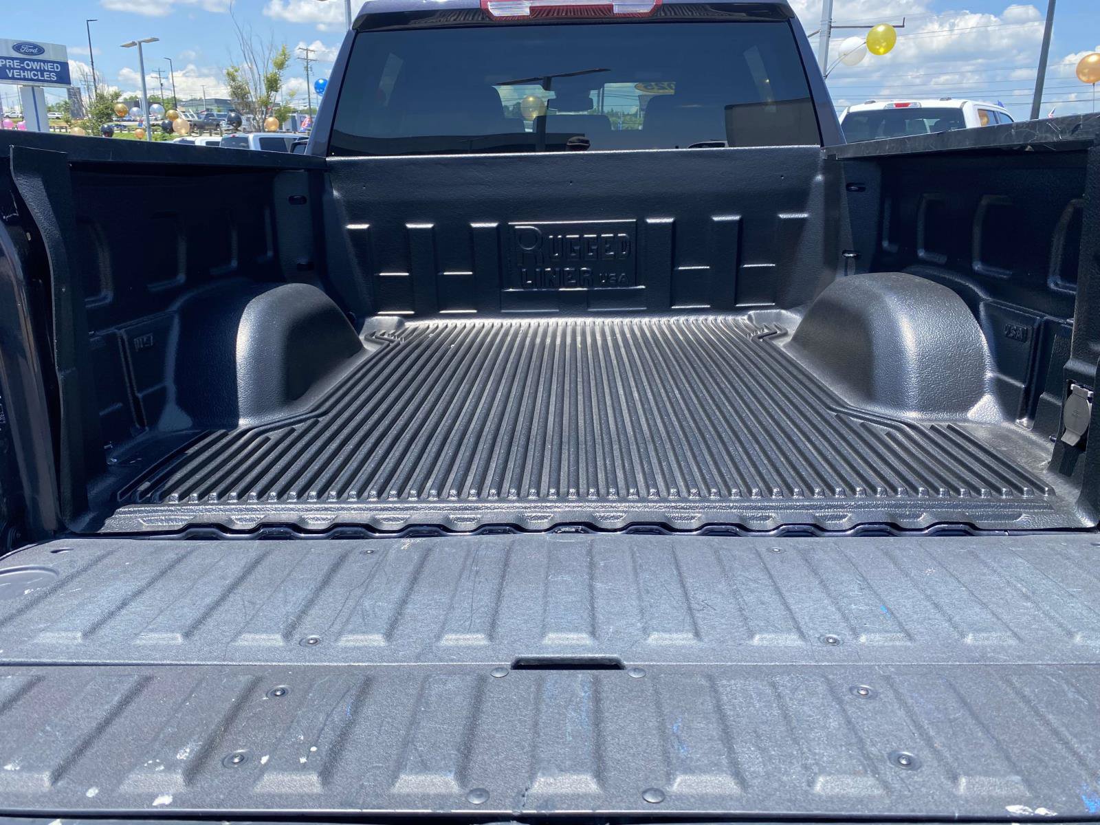 Used 2025 GMC Sierra 1500 SLT AWD/4WD image 10