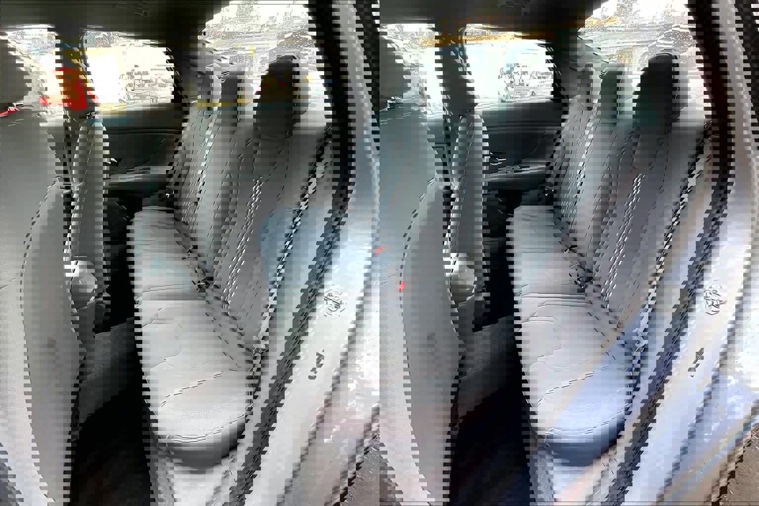 Used 2023 Hyundai Elantra SEL w/ Cargo Package image 23