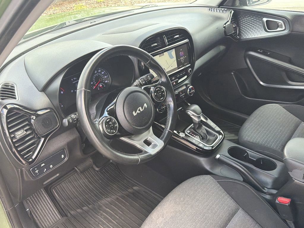 Used 2022 Kia Soul EX FWD image 17