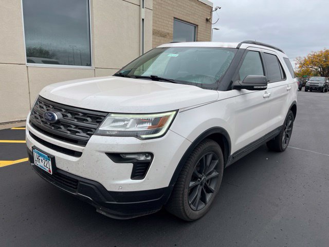 Certified 2018 Ford Explorer XLT w/ Equipment Group 202A AWD/4WD image 5