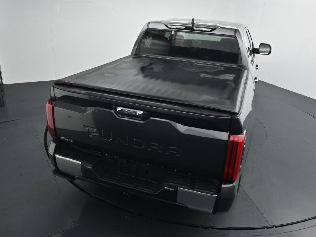 Used 2025 Toyota Tundra Limited AWD/4WD image 30