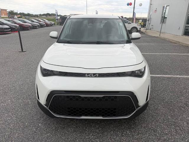 Used 2025 Kia Soul LX w/ LX Technology Package FWD image 3