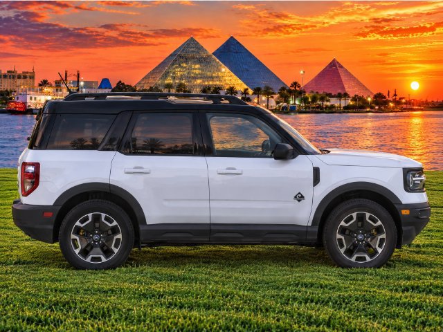 Certified 2022 Ford Bronco Sport Outer Banks w/ Tech Package AWD/4WD image 4