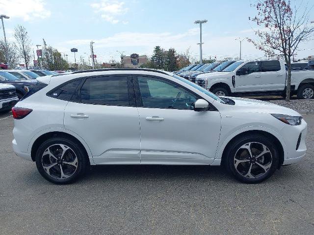 Certified 2023 Ford Escape ST-Line Select w/ Tech Pack #2 AWD/4WD image 9