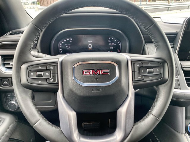Used 2024 GMC Yukon XL SLT w/ SLT Luxury Package AWD/4WD image 15