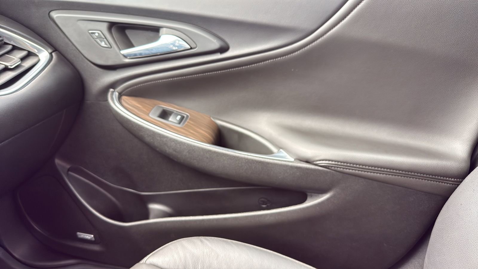 Used 2023 Chevrolet Malibu LT w/ LPO, Floor Liner Package FWD image 23