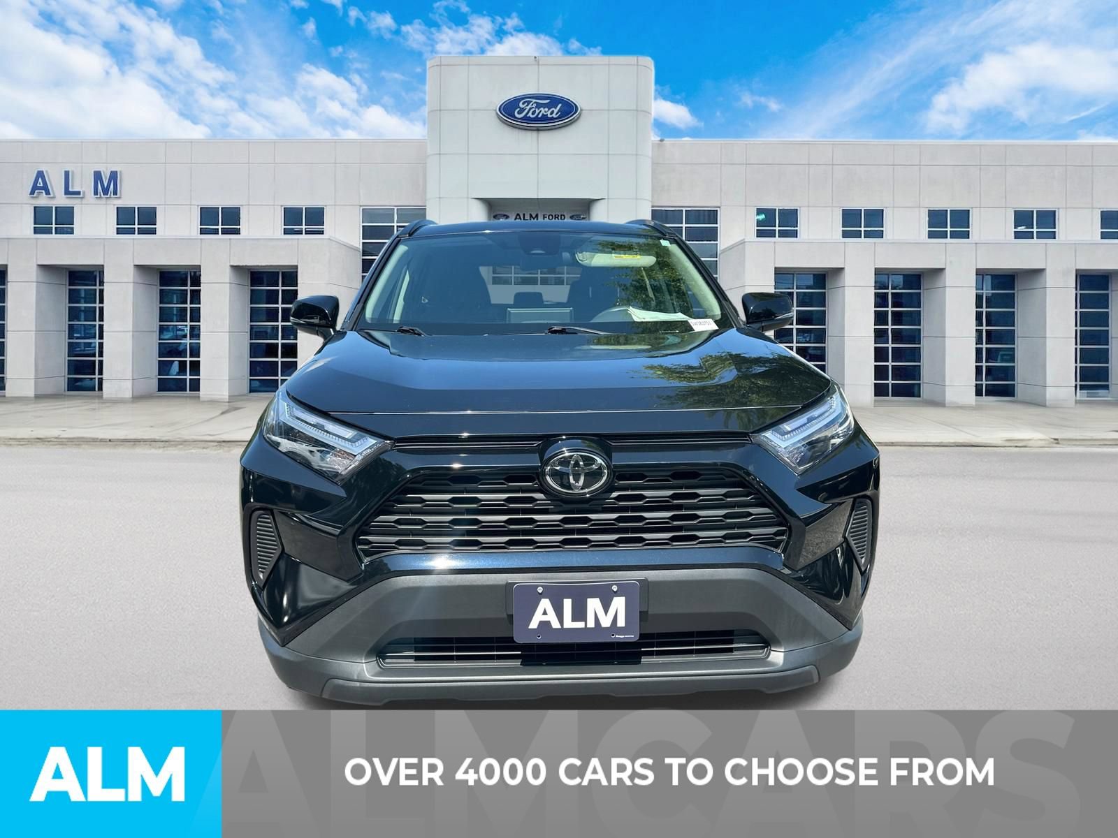 Used 2025 Toyota RAV4 XLE FWD video 2
