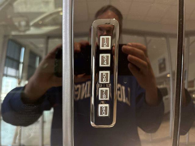 Certified 2022 Ford F150 Platinum w/ FX4 Off-Road Package image 35