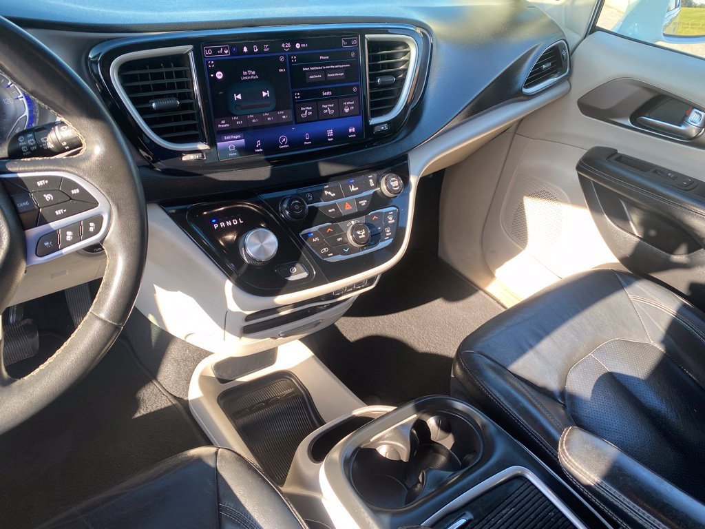 Used 2022 Chrysler Pacifica Touring-L FWD image 27