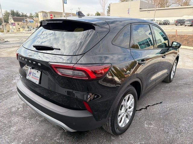 Certified 2025 Ford Escape Active w/ Cold Weather Package image 5