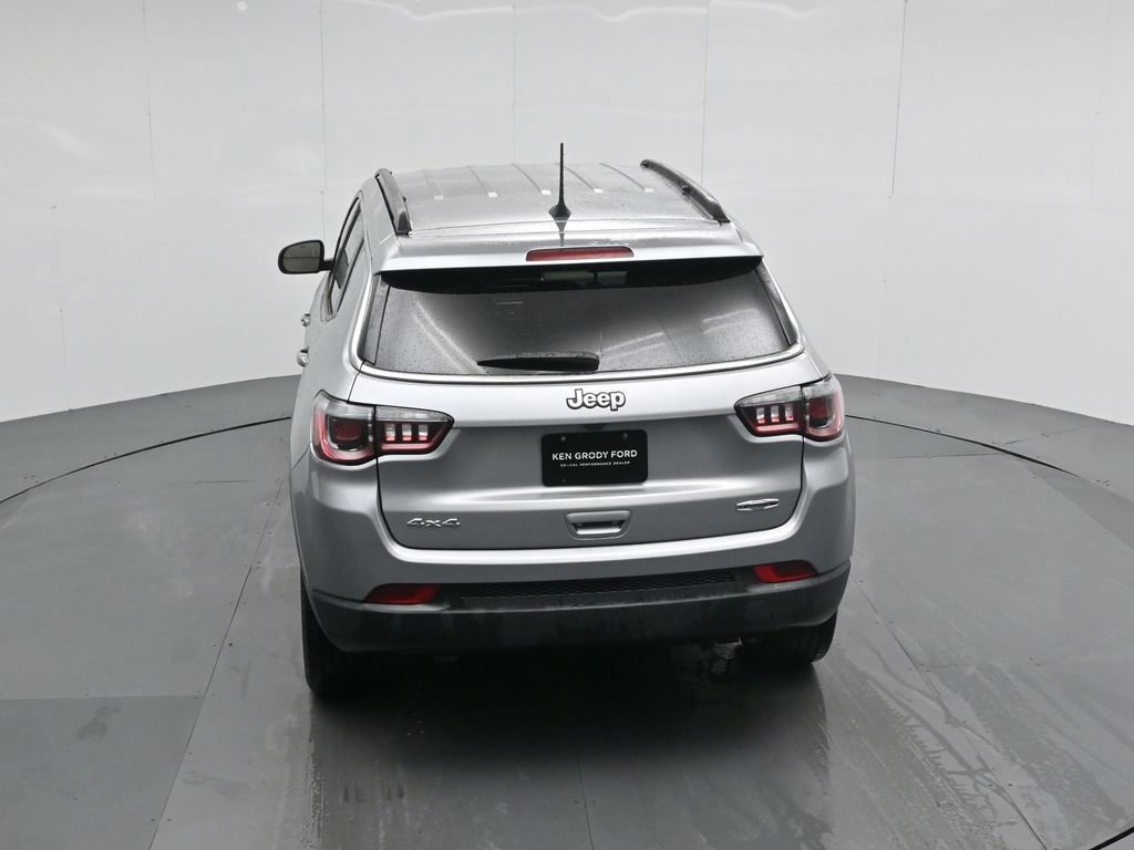 Used 2023 Jeep Compass Latitude image 14