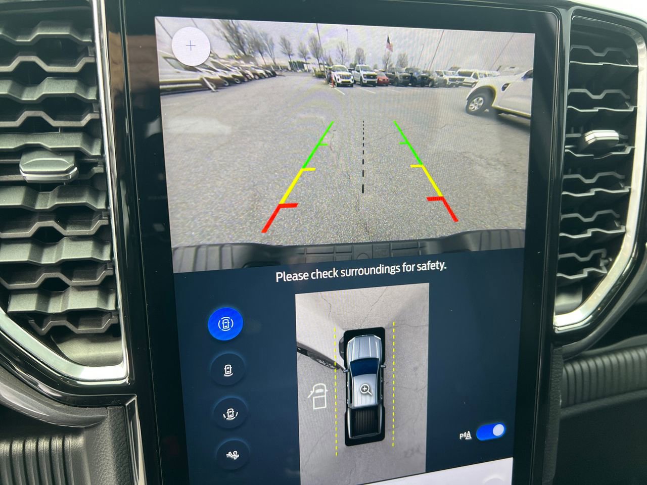 Certified 2024 Ford Ranger Lariat w/ FX4 Off-Road Package image 32