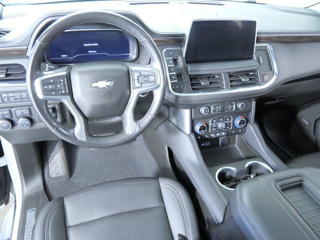 Used 2022 Chevrolet Tahoe LT w/ LT Signature Package AWD/4WD image 3