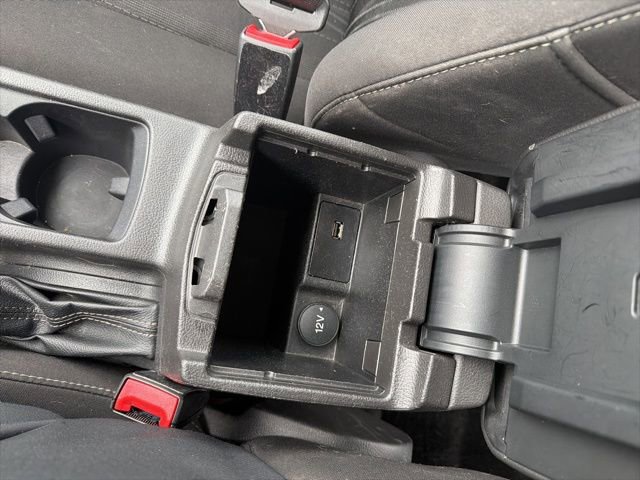 Certified 2018 Ford Focus SE w/ SE Appearance Package image 21