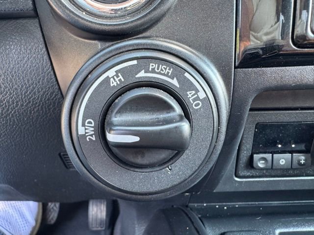 Used 2021 Nissan Titan PRO-4X w/ Pro-4x Convenience Package AWD/4WD image 31
