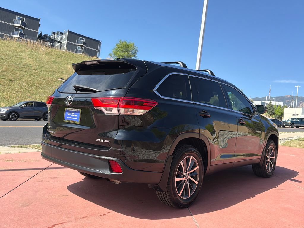 Used 2019 Toyota Highlander XLE AWD/4WD image 6